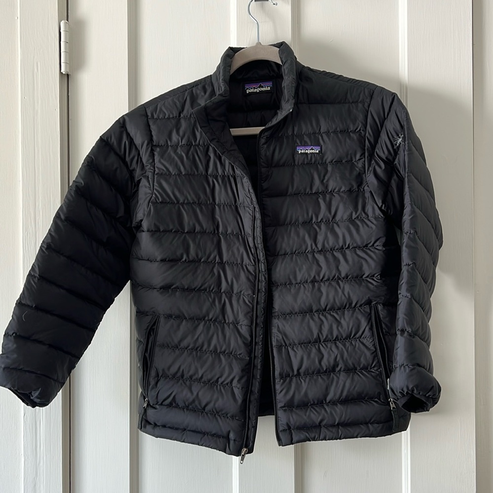 Patagonia boys down jacket - xl?? Black